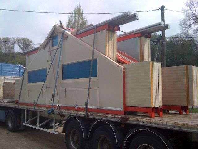 Batiment deplacable 100 m en kit prt  livrer